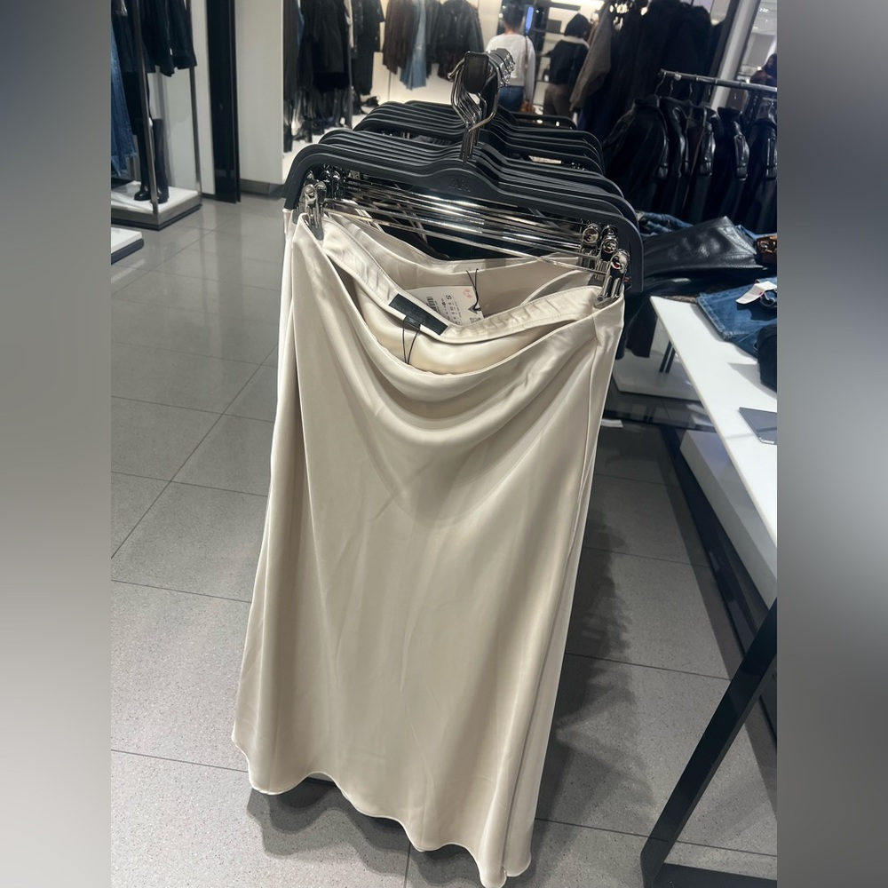 Elegant Gold Cream Skirt, With a Sash Belt Silky Satin feel Women's Maxi Skirt - Picture 4 of 4